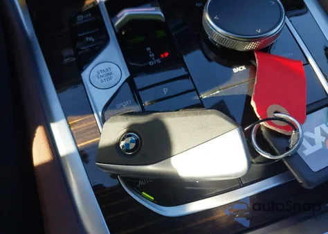 2026 BMW X6 xDrive40I z USA, uszkodzony, nr VIN 5UX33EX06T9135330